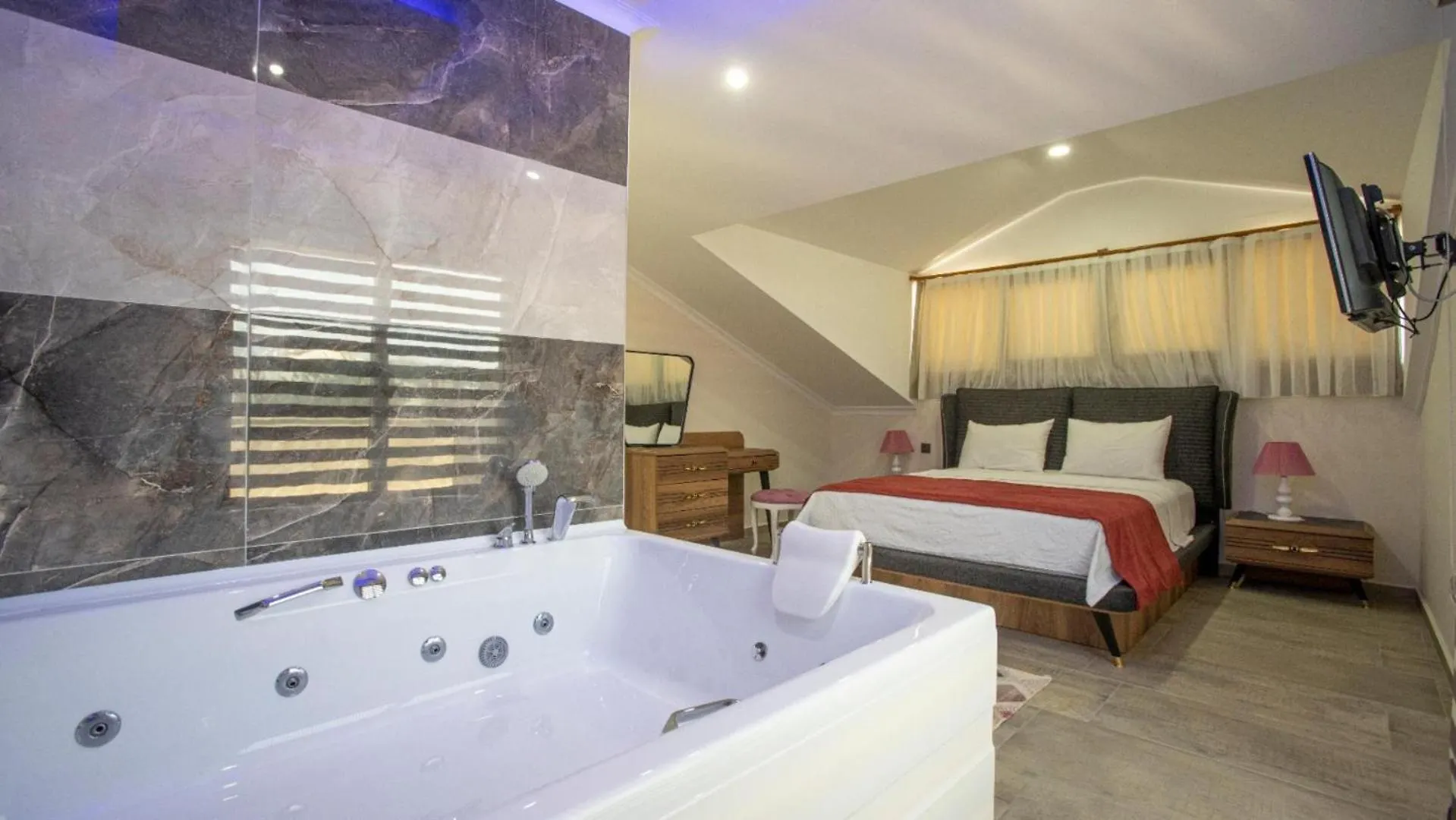 Fethiye 3 Bedroom Villa - 9003