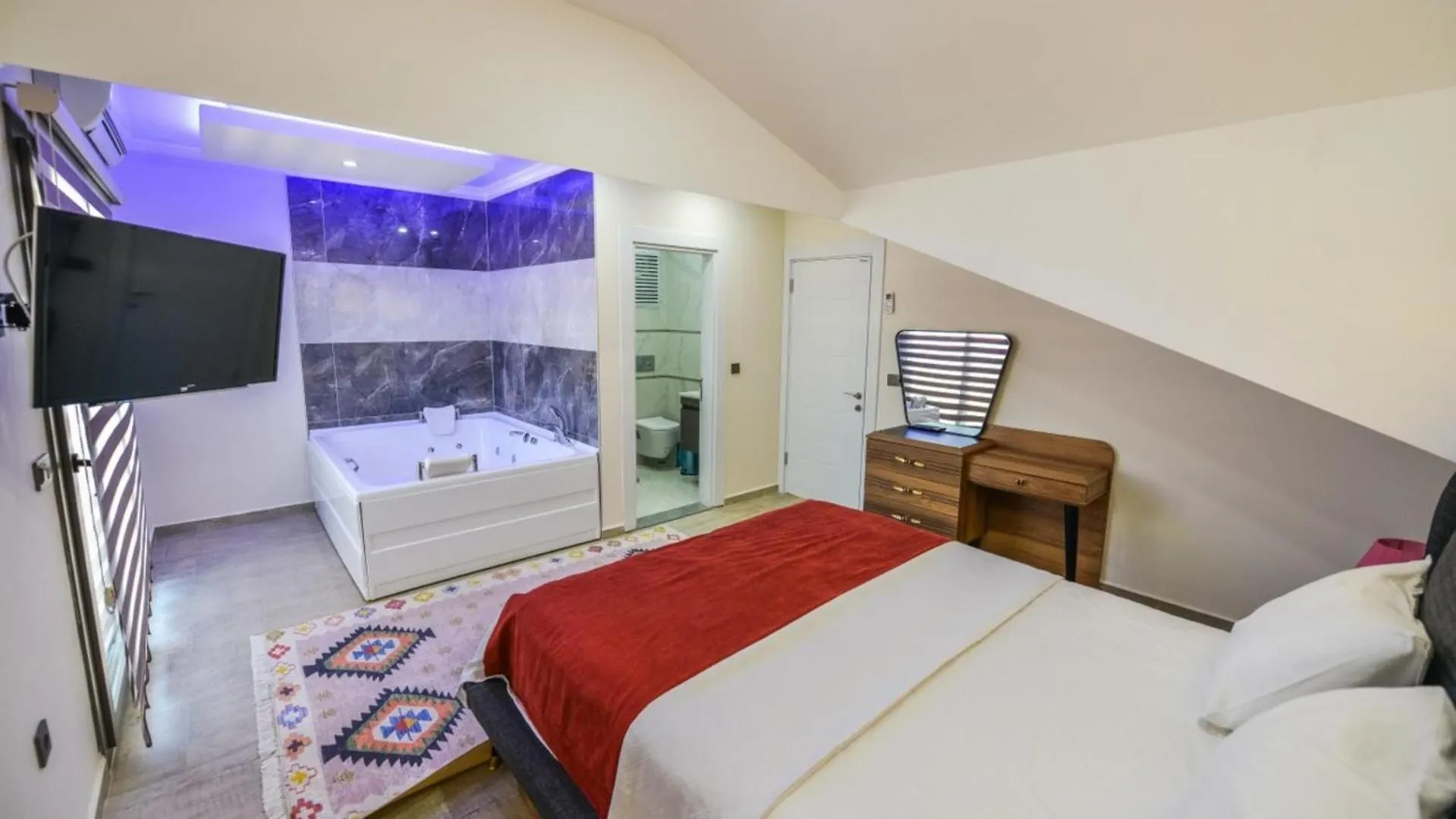Fethiye 3 Bedroom Villa - 9003